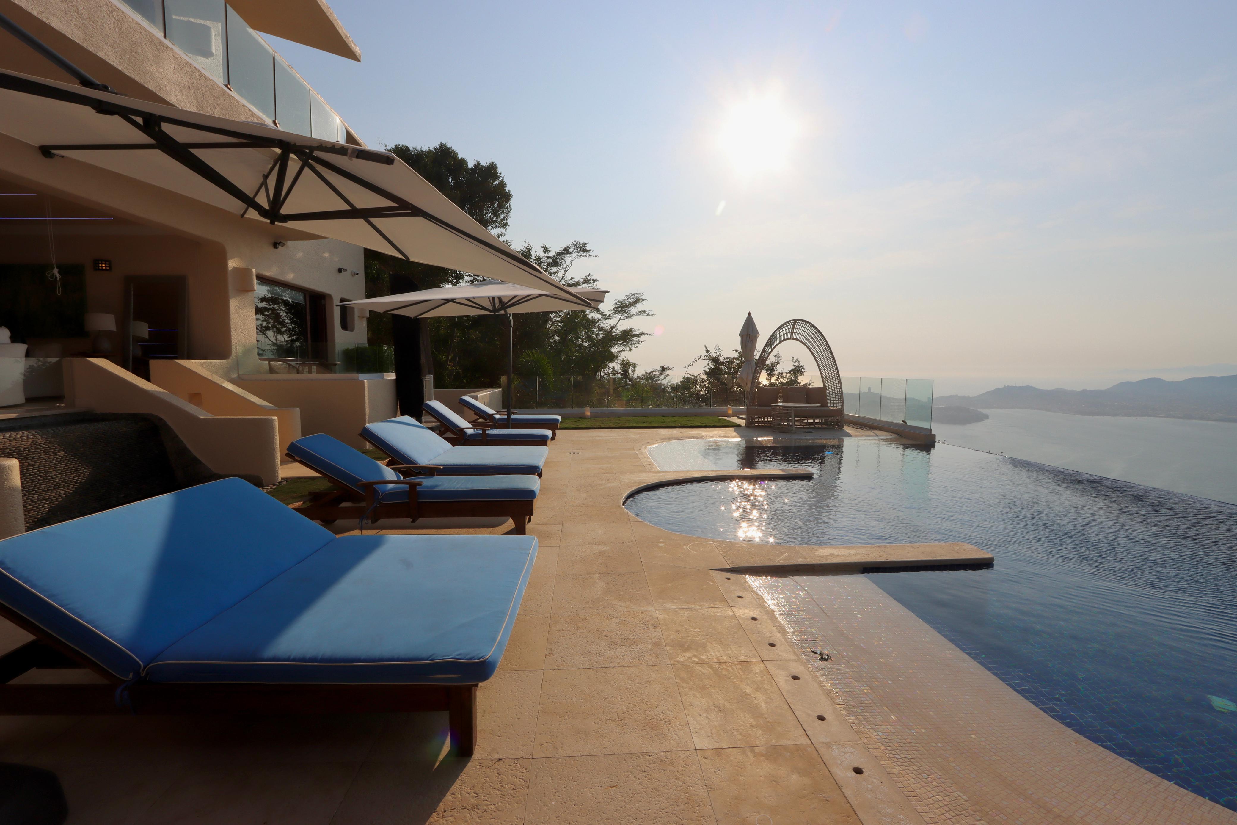 Fachada - Puerta del Mar Fachada - Puerta del Mar